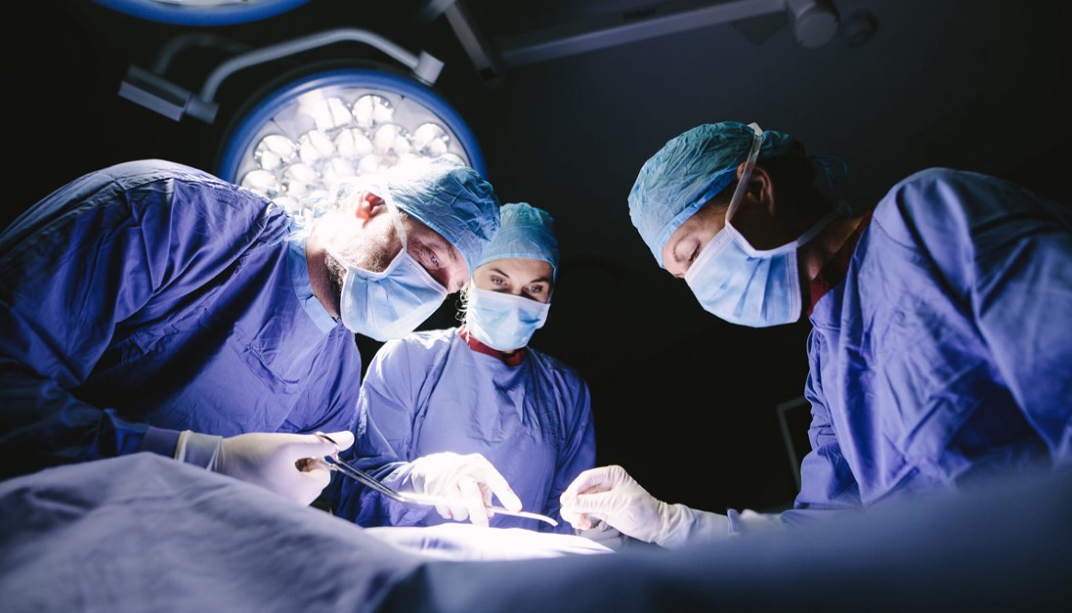 Who is a surgeon and what does he do Who is a surgeon and what does he do